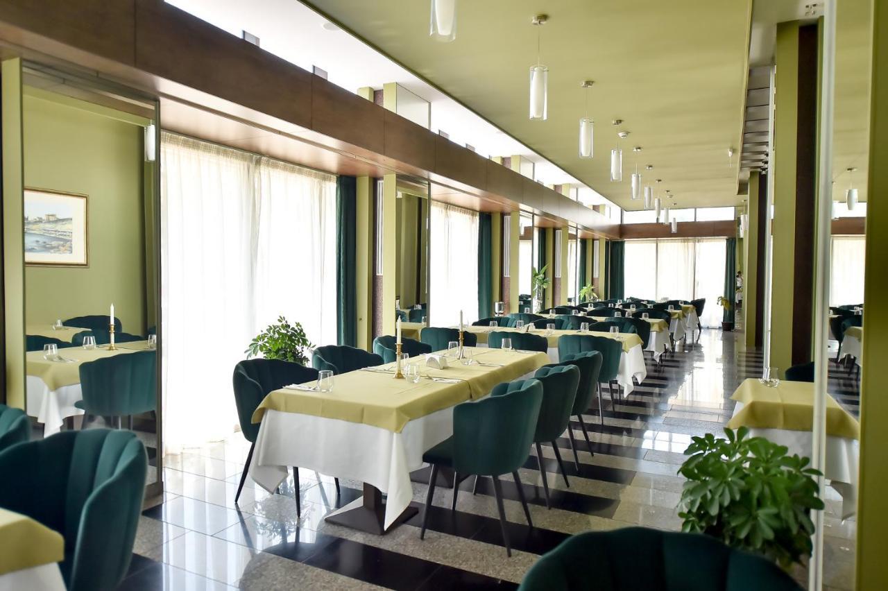 Hotel Scapino Mamaia Exterior foto
